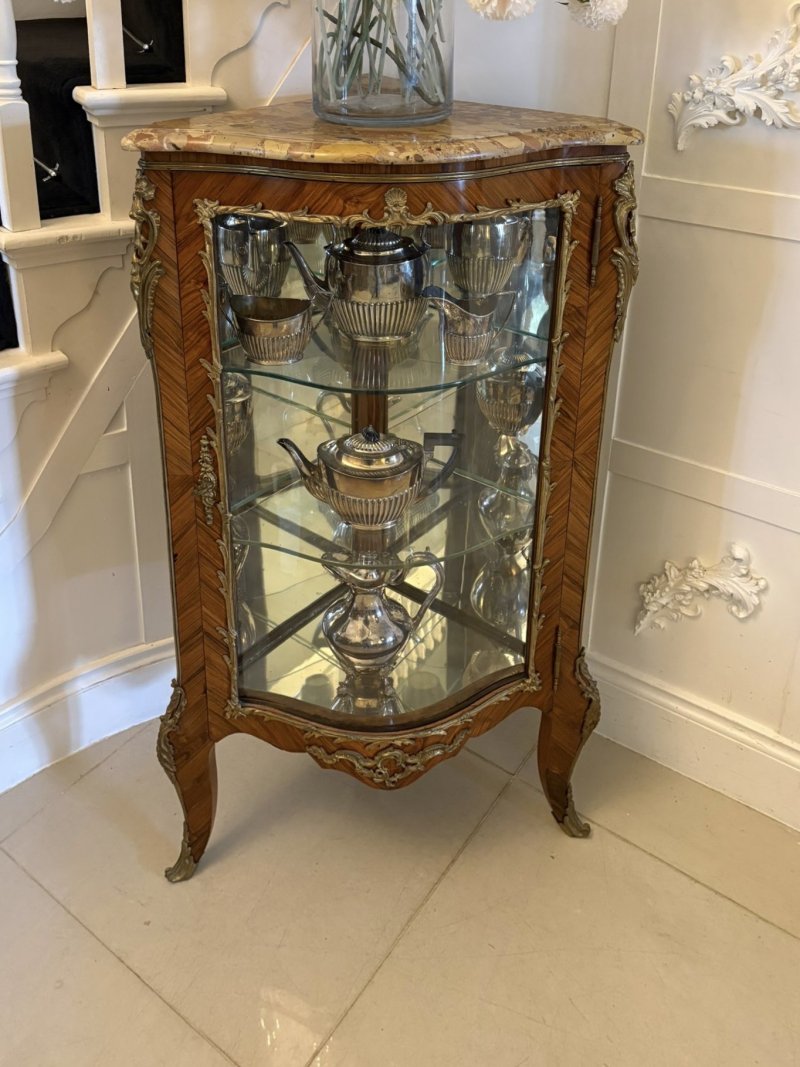 Antique Exceptional French Kingwood Serpentine Corner Display Cabinet with Marble Top and Ormolu Mounts - Image 2